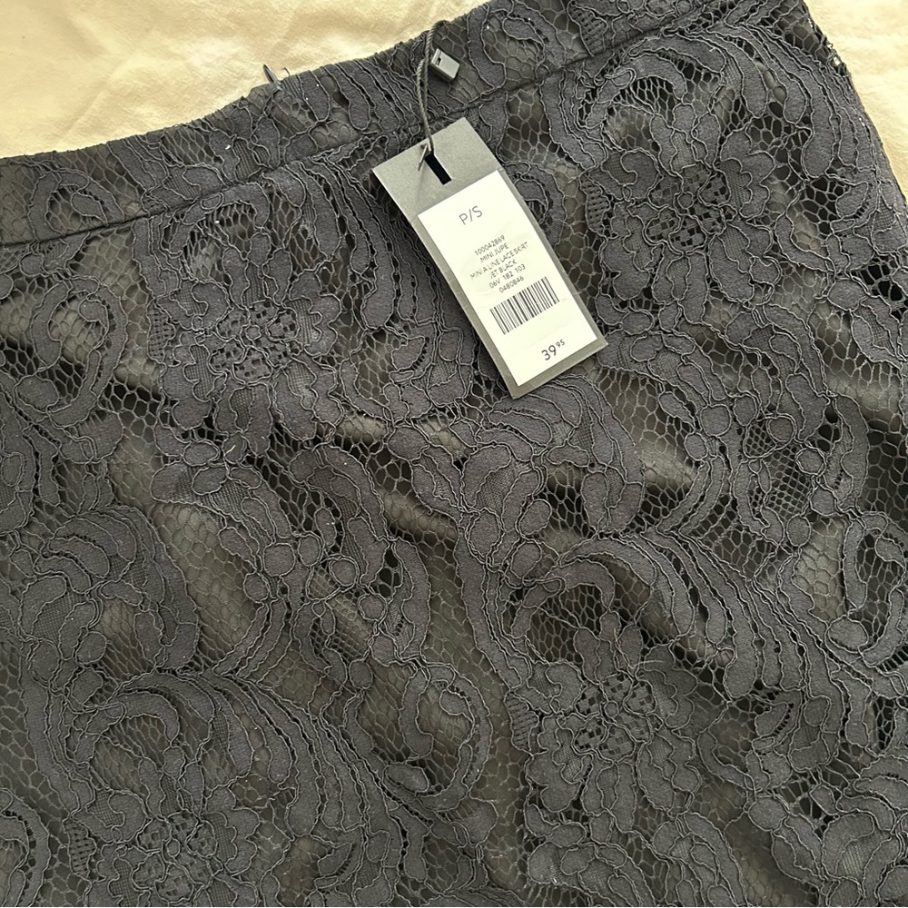 Dynamite Lace Skirt - Picture 4 of 5
